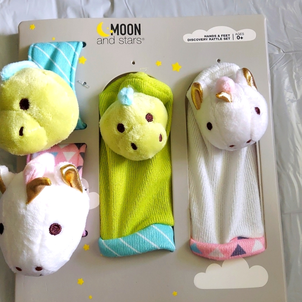 Moon and Stars Hands & feet discovery Rattle set